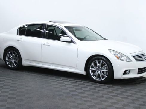 Used 2013 INFINITI G37 Journey w/ Premium Pkg image 1