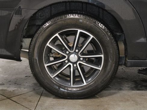 Used 2019 Dodge Grand Caravan GT FWD image 12