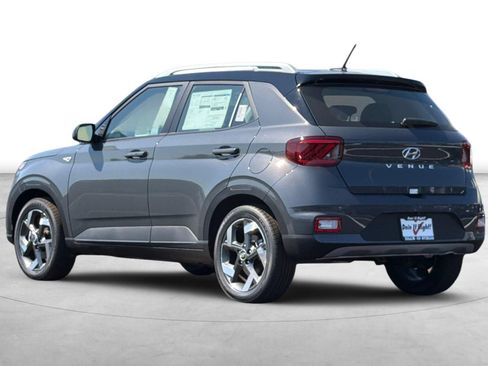 New 2026 Hyundai Venue SEL FWD image 4