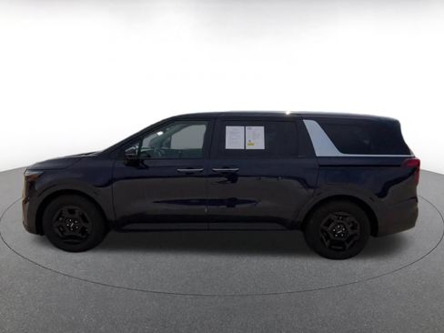 Used 2026 Kia Carnival FWD image 9