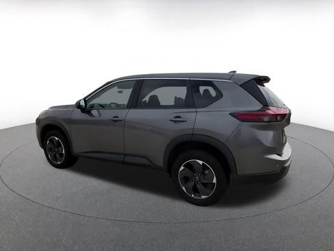 Used 2025 Nissan Rogue SV image 10