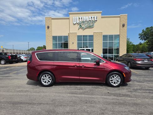 Used 2020 Chrysler Voyager LX w/ Cold Weather Group FWD image 1