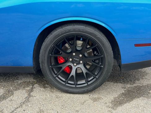 Used 2015 Dodge Challenger SRT Hellcat image 40