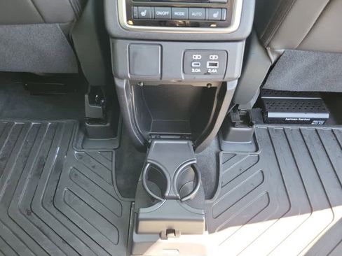 Used 2025 Subaru Ascent Limited AWD/4WD image 34
