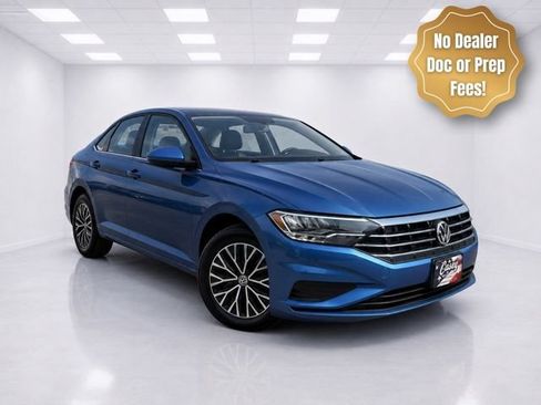 Used 2019 Volkswagen Jetta SE w/ Cold Weather Package FWD image 1