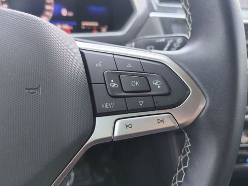 Used 2022 Volkswagen Tiguan SE FWD image 23