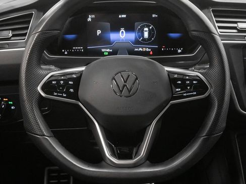 Used 2024 Volkswagen Tiguan SE R-Line image 15