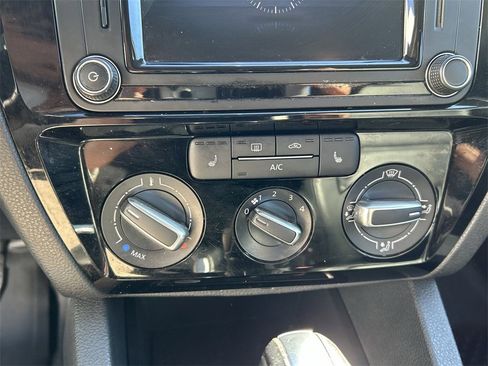 Used 2016 Volkswagen Jetta SEL w/ Lighting Package image 21