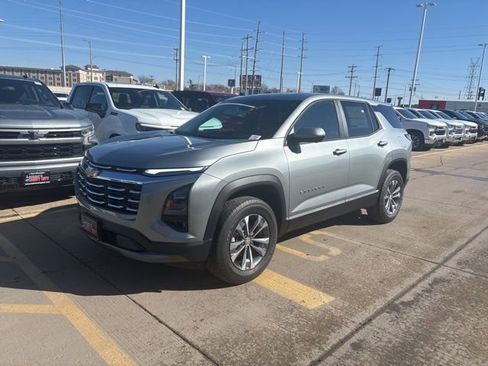 New 2026 Chevrolet Equinox LT image 3