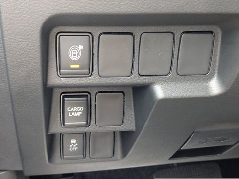 New 2025 Nissan Frontier SV image 32