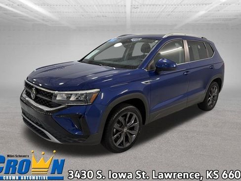 Certified 2023 Volkswagen Taos SE w/ Panoramic Sunroof Package FWD image 1
