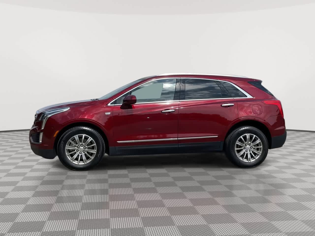 Used 2017 Cadillac XT5 Luxury w/ Driver Awareness Package AWD/4WD image 5