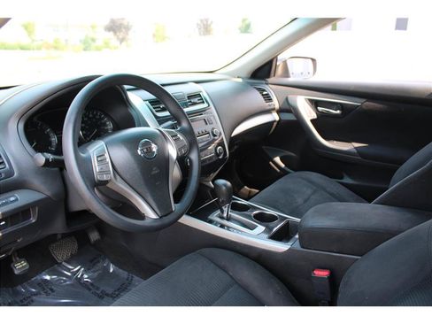 Used 2014 Nissan Altima 2.5 S w/ Sport Value Package FWD image 10