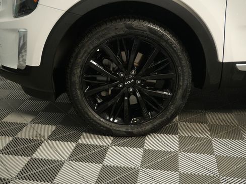 Used 2022 Kia Telluride SX w/ SX Prestige Package AWD/4WD image 11
