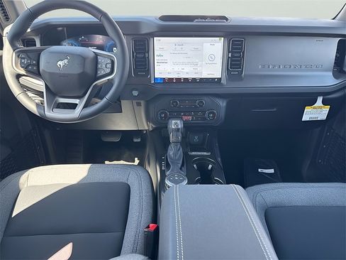 Used 2025 Ford Bronco Big Bend image 10