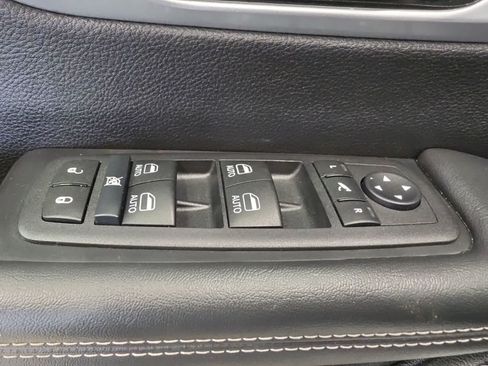 Used 2026 Chrysler Pacifica Limited FWD image 20