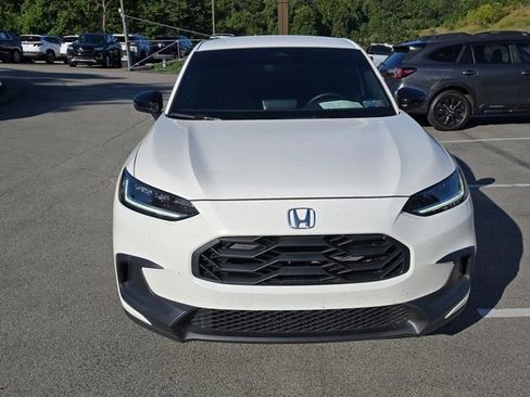 Used 2025 Honda HR-V Sport image 8