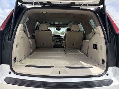 Used 2024 Cadillac Escalade Sport Platinum RWD image 10