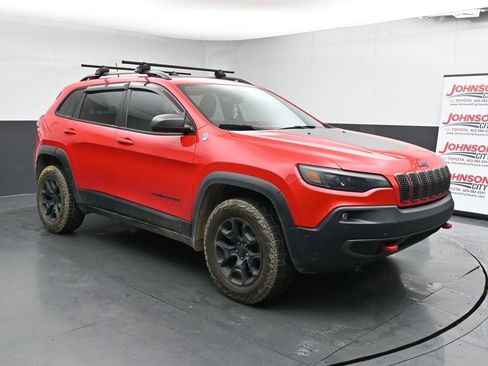 Used 2019 Jeep Cherokee Trailhawk w/ Cold Weather Group image 2