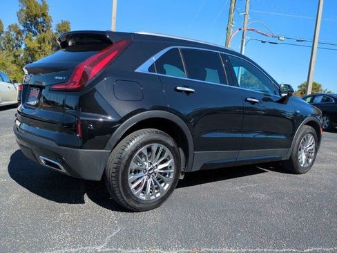 Used 2025 Cadillac XT4 Premium Luxury FWD image 5