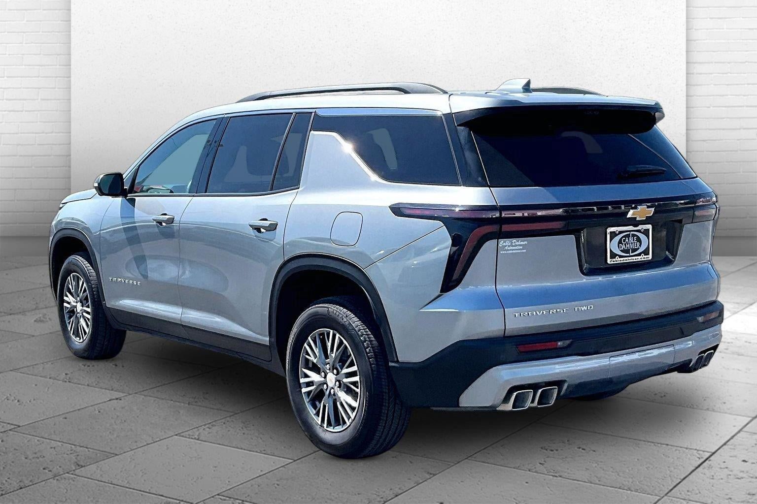 Used 2026 Chevrolet Traverse LT w/ Driver Confidence Package AWD/4WD image 11