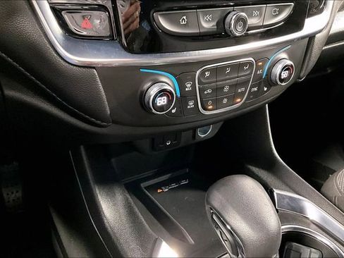 Used 2023 Chevrolet Traverse LT w/ LPO, Floor Liner Package AWD/4WD image 16