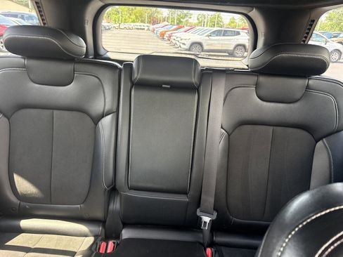 Used 2023 Jeep Grand Cherokee Altitude AWD/4WD image 25
