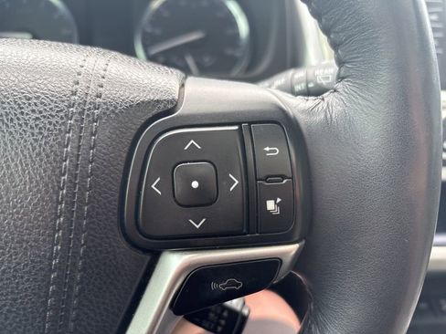 Used 2015 Toyota Highlander Limited Platinum image 18