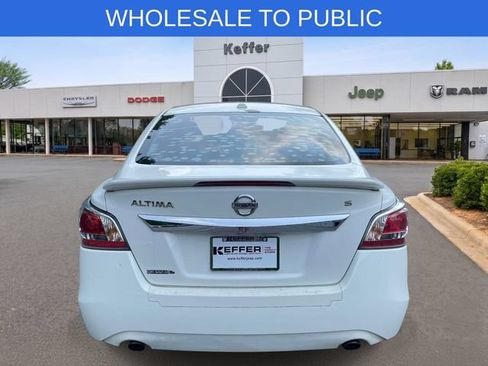 Used 2015 Nissan Altima 2.5 S w/ Sport Value Package FWD image 5