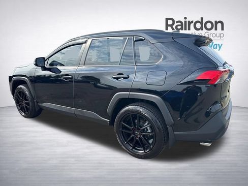 Used 2021 Toyota RAV4 XLE Premium AWD/4WD image 5