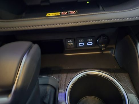New 2026 Toyota Highlander Limited image 33