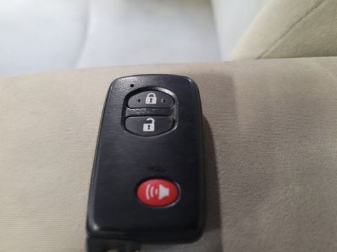 Used 2015 Toyota Prius Two FWD image 32