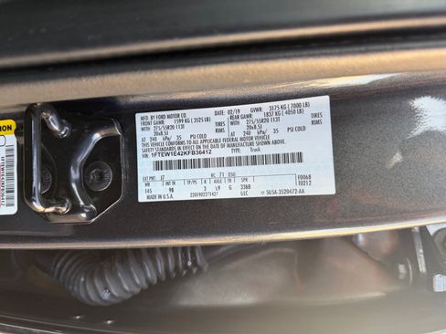 Used 2019 Ford F150 Platinum w/ Equipment Group 701A Luxury AWD/4WD image 34