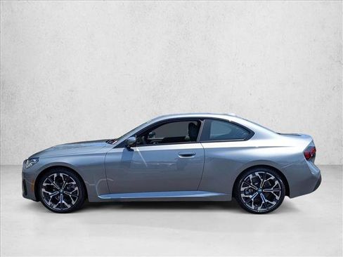 Used 2025 BMW 230i Coupe w/ Premium Package image 5