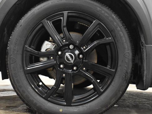 Used 2023 Nissan Kicks SR w/ SR Premium Package image 29