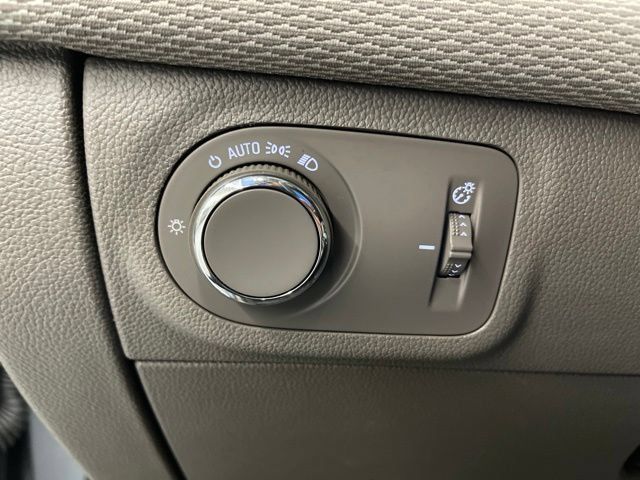 Used 2018 Chevrolet Cruze LT FWD image 20