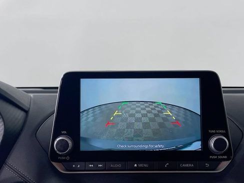 Used 2025 Nissan Sentra SV FWD image 14