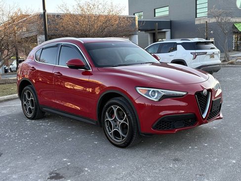 Used 2018 Alfa Romeo Stelvio AWD image 5