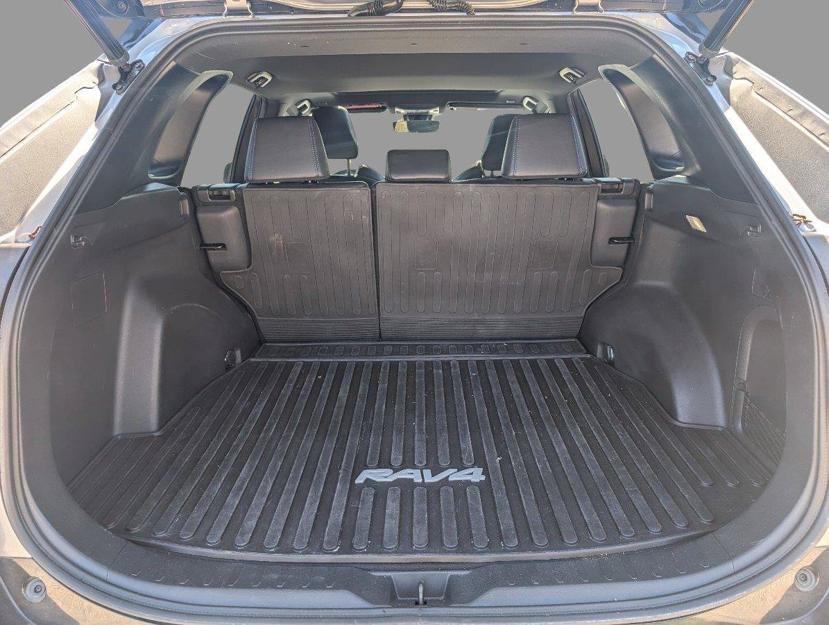 Used 2023 Toyota RAV4 XSE AWD/4WD image 5