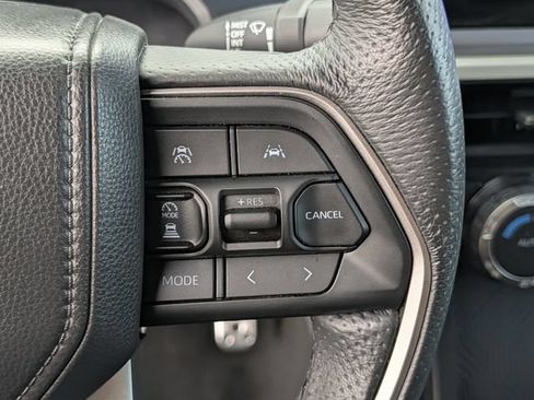 Used 2025 Toyota Tacoma TRD Sport AWD/4WD image 20