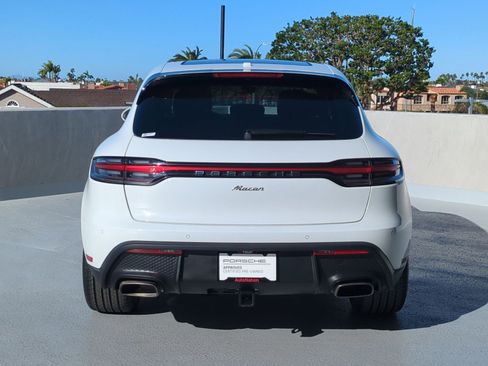 Certified 2023 Porsche Macan image 10
