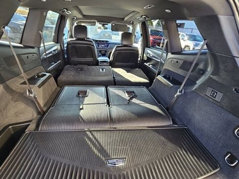 Used 2024 Cadillac XT6 Luxury w/ LPO, Floor Liner Package AWD/4WD image 31
