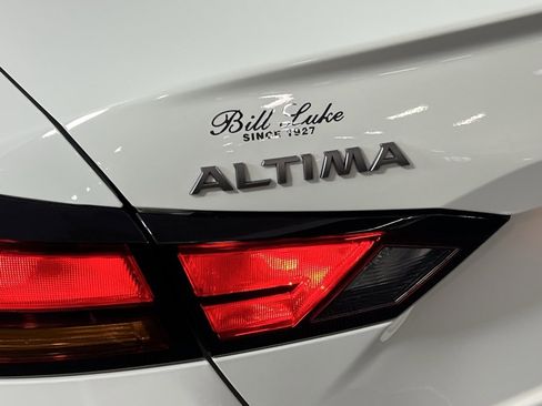 Used 2025 Nissan Altima 2.5 SV image 13