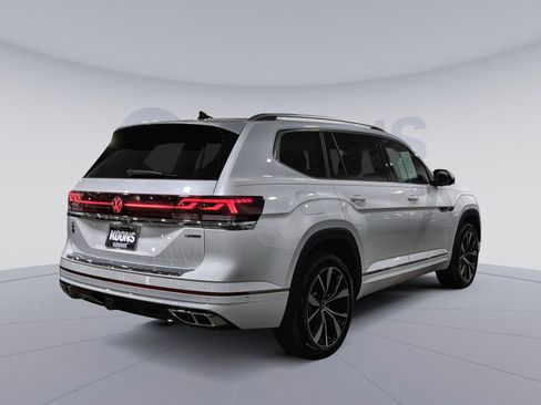 Used 2024 Volkswagen Atlas SEL Premium R-Line AWD/4WD image 7