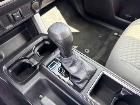 Used 2021 Toyota Tacoma SR AWD/4WD image 20