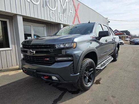 Used 2019 Chevrolet Silverado 1500 LT Trail Boss image 2
