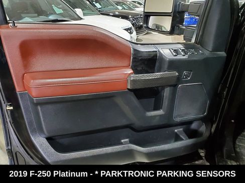 Used 2019 Ford F250 Platinum w/ Platinum Ultimate Package AWD/4WD image 8
