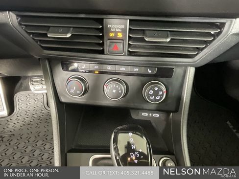 Used 2024 Volkswagen Jetta Sport image 38