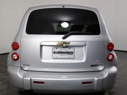 Used 2010 Chevrolet HHR LT image 3