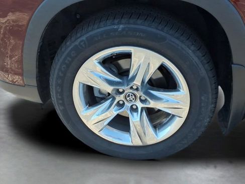 Used 2019 Toyota Highlander Limited AWD/4WD image 20